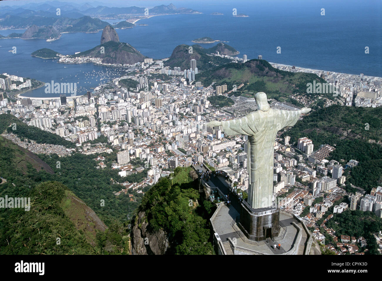 Brasil, Rio de Janeiro, los cariocas paisaje Patrimonio Mundial de la  UNESCO, el Monte Corcovado, el Cristo Redentor (Oh Cristo Redentor), por la  Fotografía de stock - Alamy