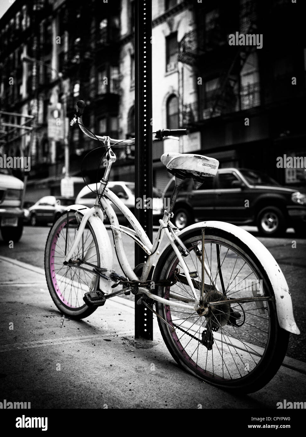 Bicicleta, SoHo, Manhattan, Ciudad de Nueva York, Nueva York, EE.UU  Fotografía de stock - Alamy