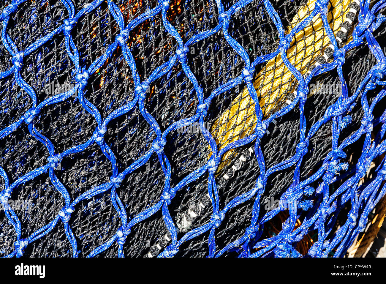 Cerrar detalle shot de redes de pesca en Pittenweem Harbor, Escocia. Foto de stock