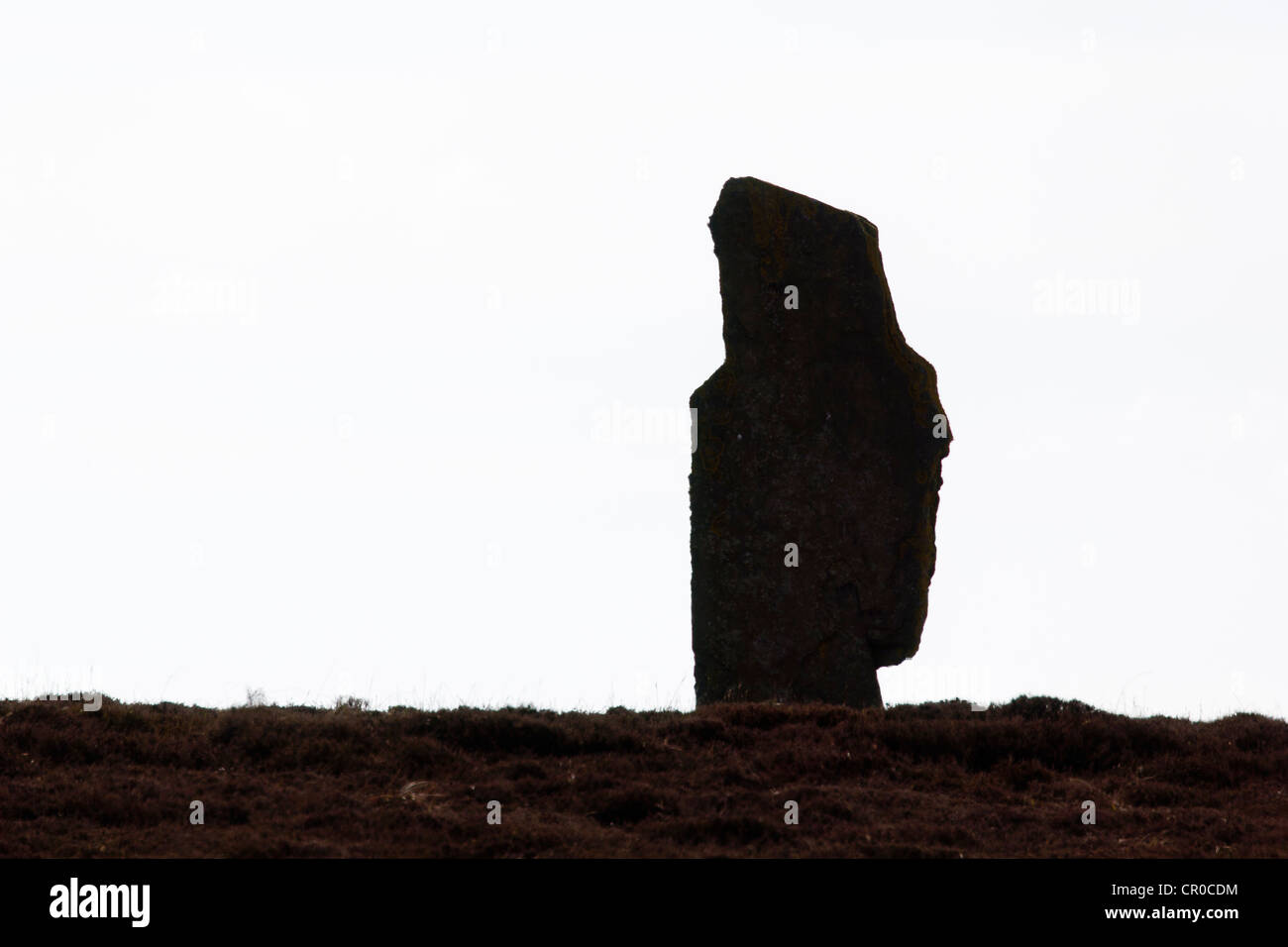 El anillo de Brodgar en las Islas Orkney sihouette Foto de stock