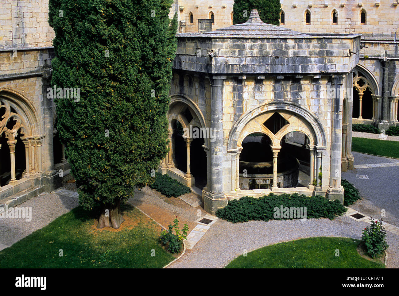 España Cataluña provincia Tarragona Conca de Barberà comarca Vimbodi La ruta del Cister claustro del Monasterio de Santa Maria de Foto de stock