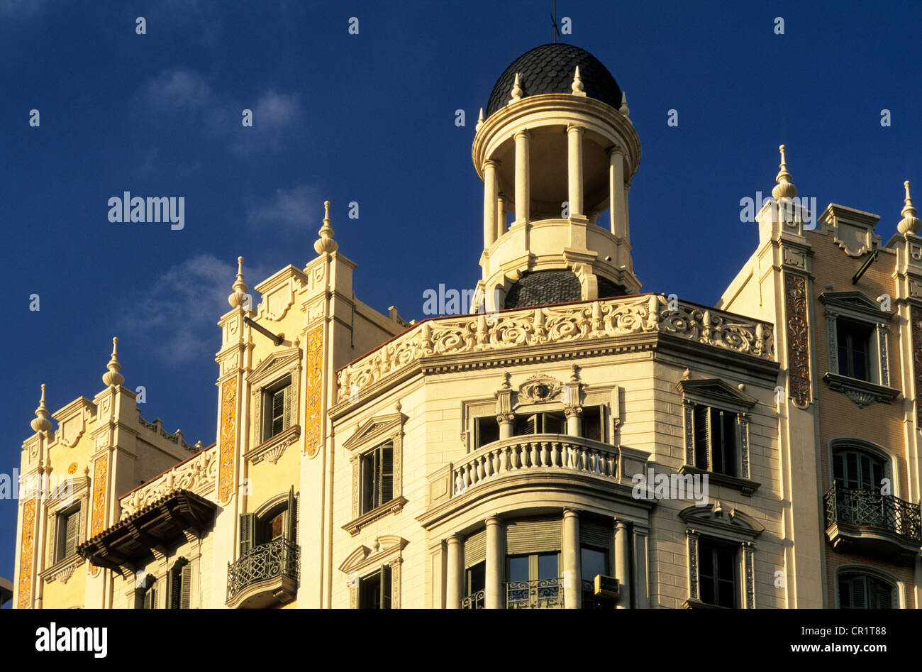 España, Cataluña, Barcelona, Eixample modernista edificio sobre la Avenida Diagonal Foto de stock