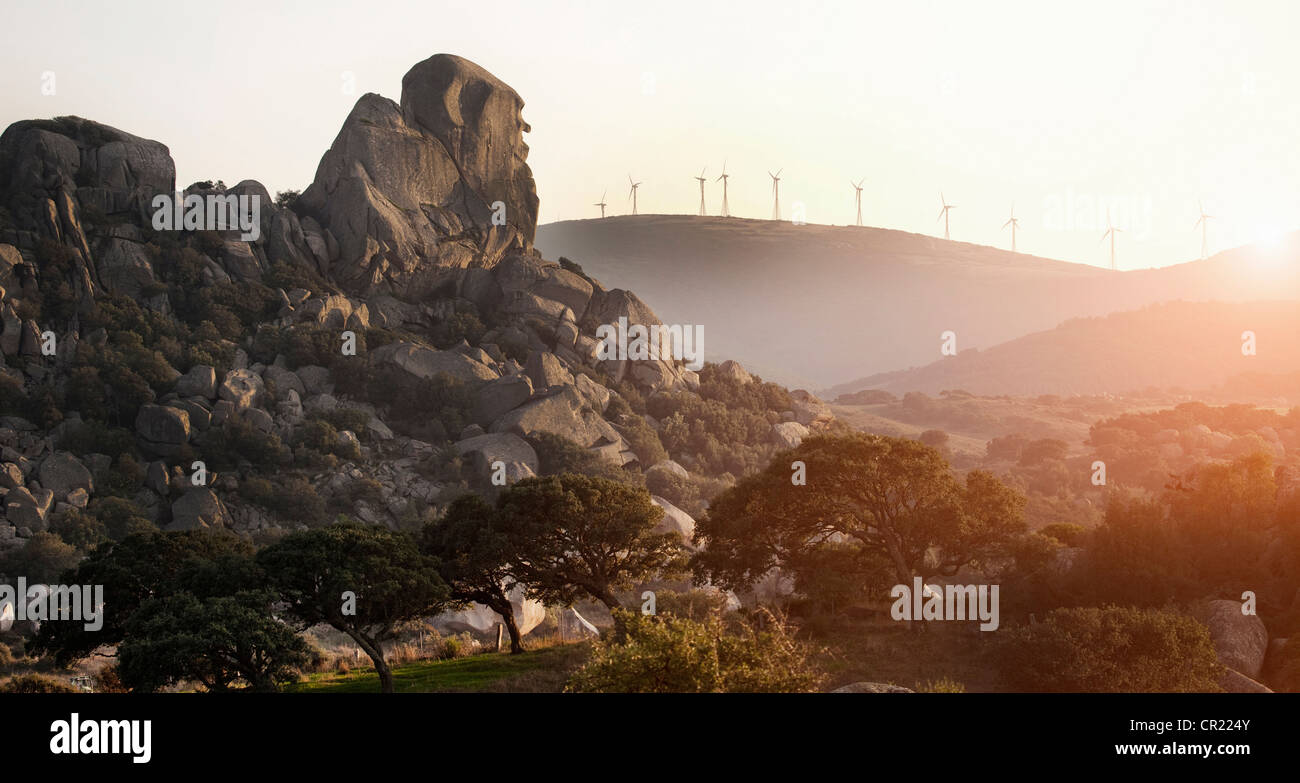 Los molinos de viento con vistas paisaje rural Foto de stock
