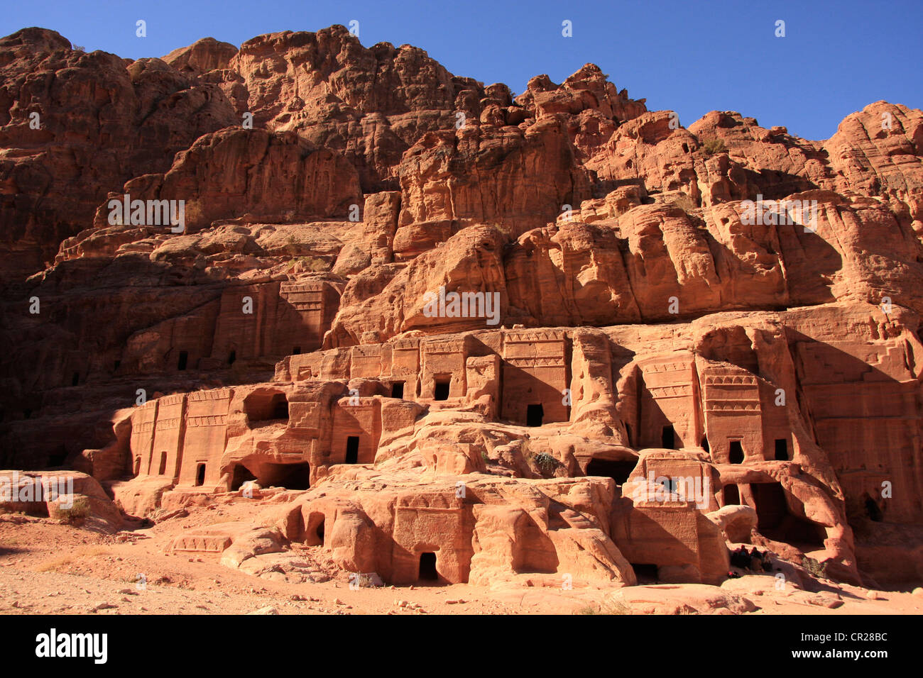 Templo de piedra arenisca tallada montaña, Petra, Jordania, ORIENTE MEDIO Foto de stock