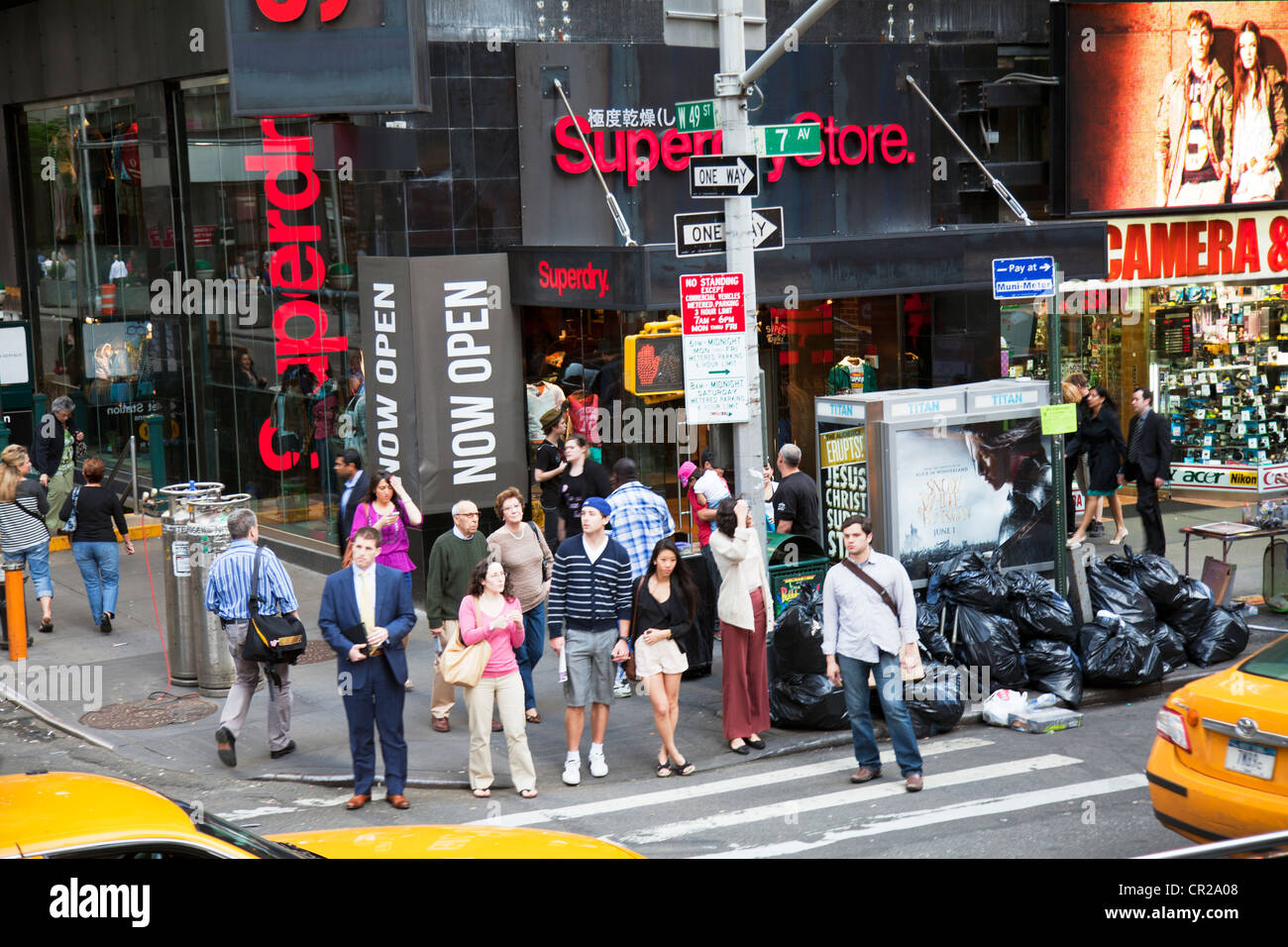 Icónica taxis amarillos de Nueva York en Times Square, Manhattan