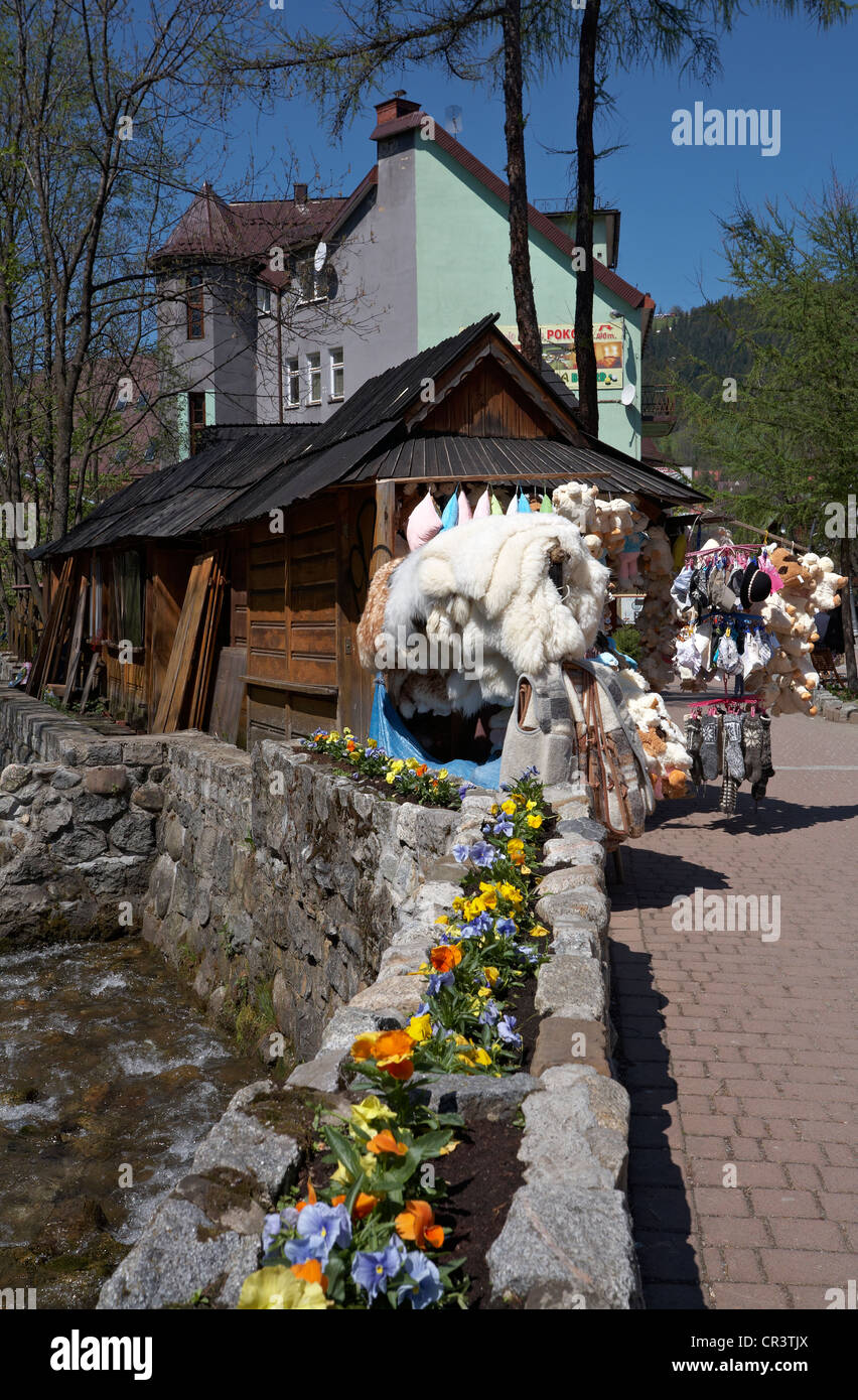 Europa oriental Polonia región de montañas Tatra Zakopane Krupowki Street Foto de stock