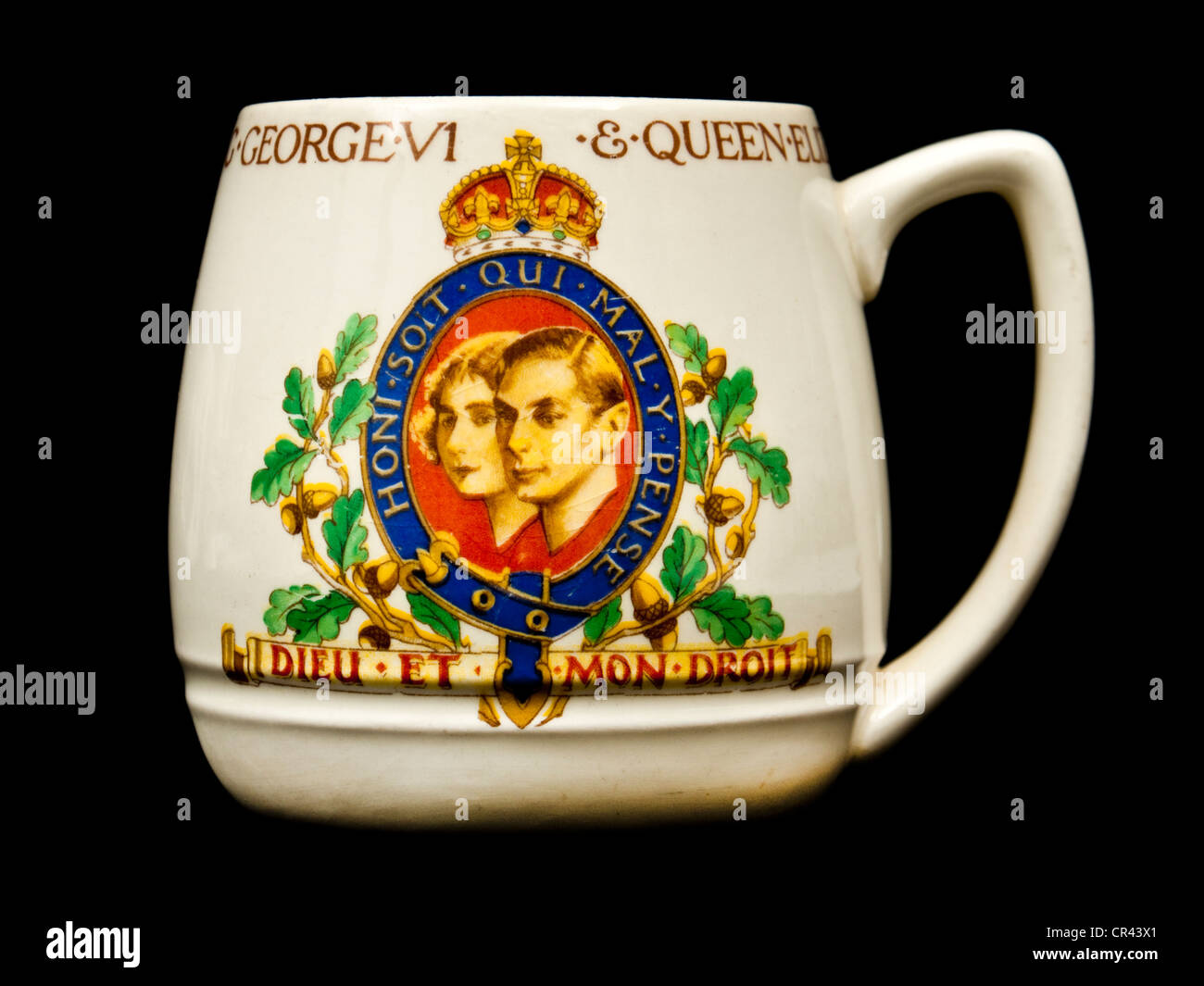 1937 el Rey George VI mug souvenir de Coronación de Newhall cerámica Foto de stock