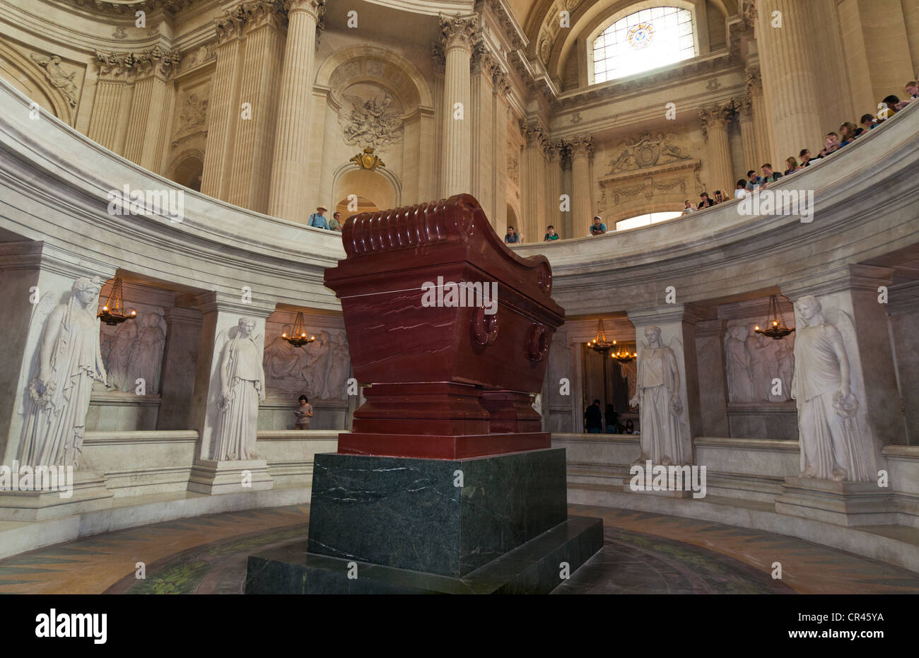 Tumba de Napoleón Bonaparte, Les Invalides, la Iglesia de la cúpula, París Fotografía de stock