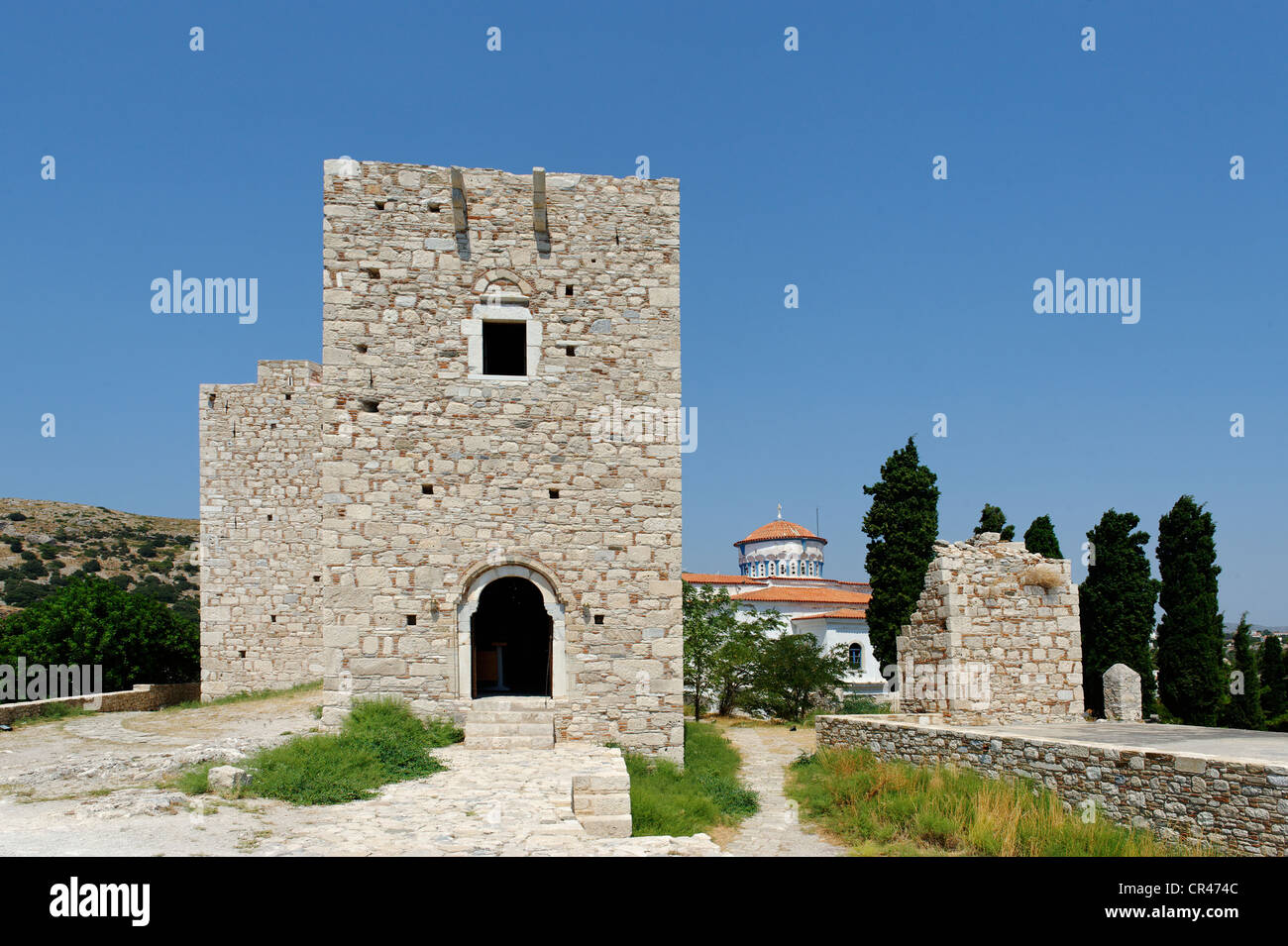 Castillo con Iglesia Logothetis metamorfosis en la ciudad portuaria de Pythagorio, Samos, Isla del Mar Egeo, al sur de islas Espóradas Foto de stock