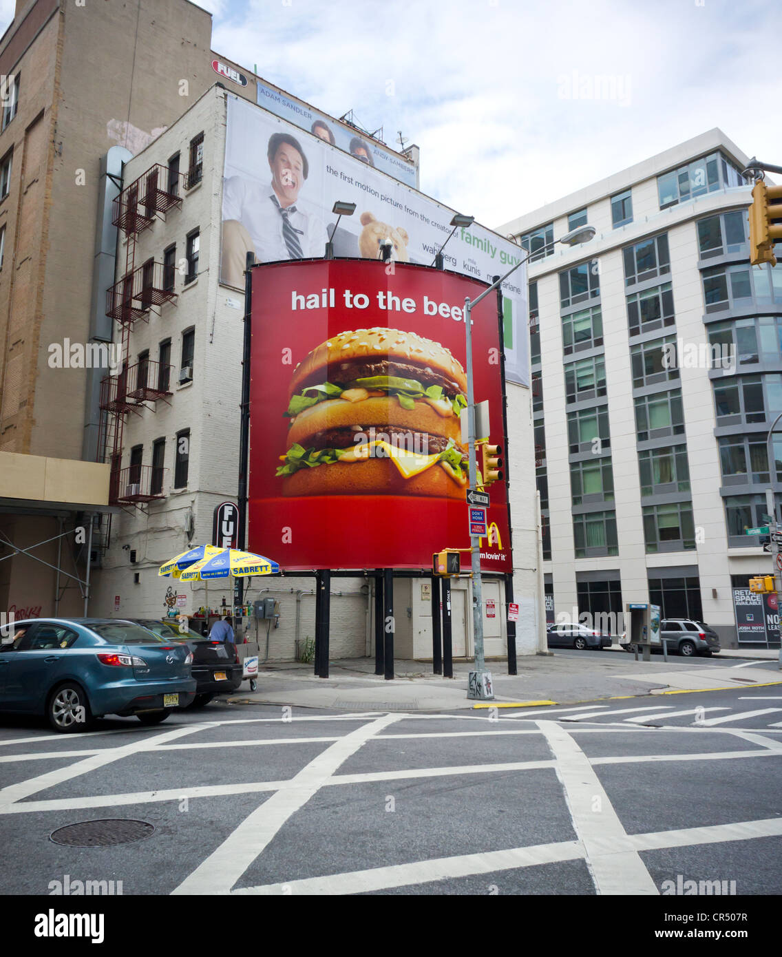 advertising billboard fotografías de alta resolución - Alamy