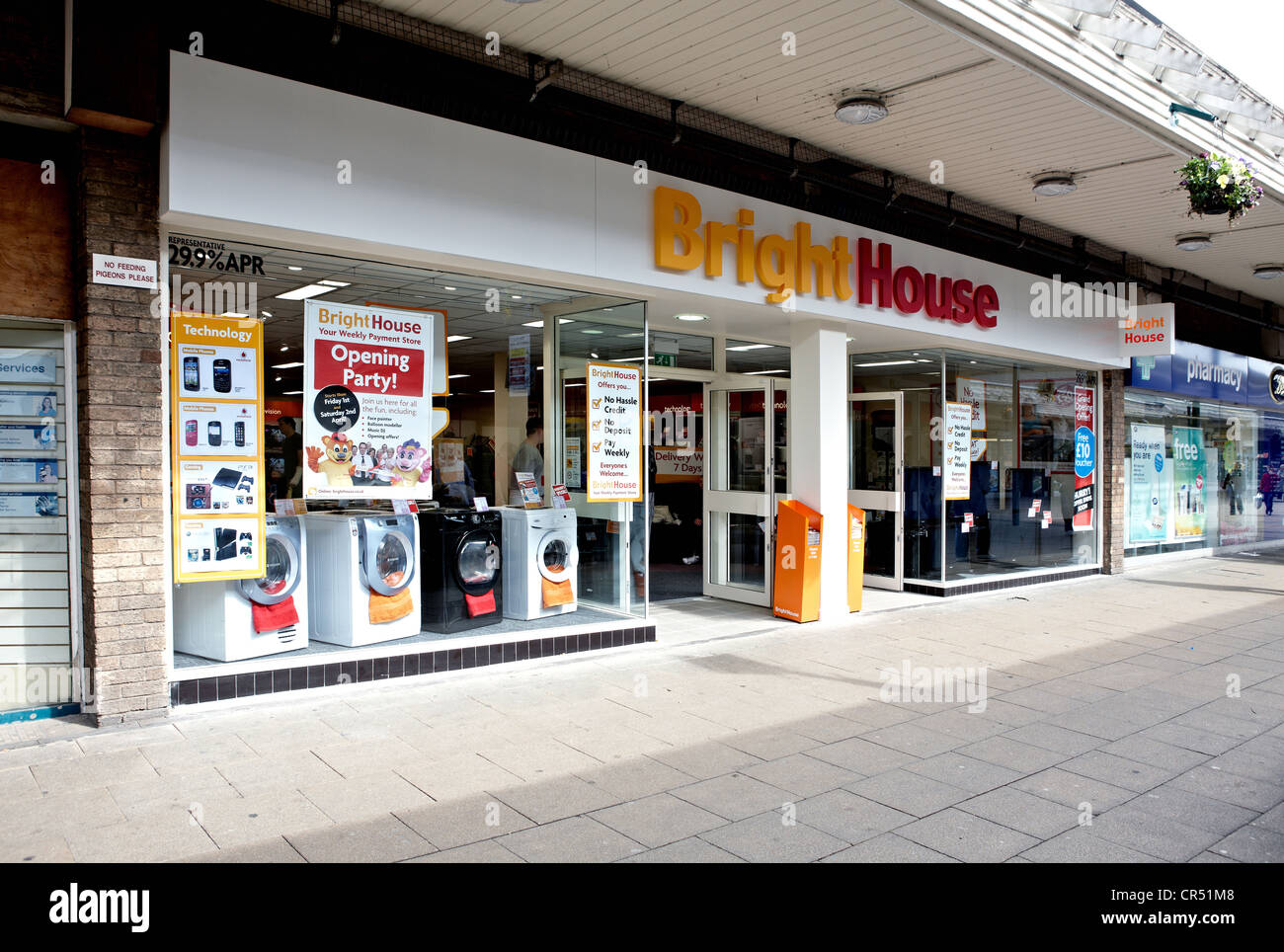 Exterior de un almacén de Brighthouse en Coalville High Street. Foto de stock