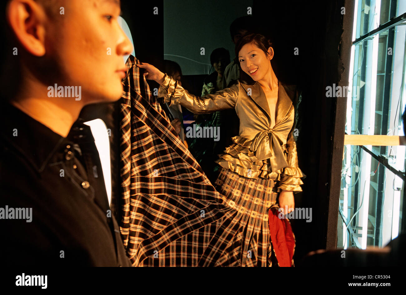 China, Shanghai, Lu Kun, diseñador de moda, Nokia desfile Foto de stock
