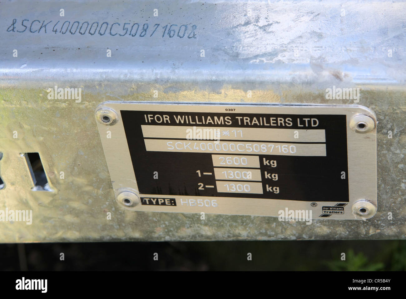 Placa del chasis y número en