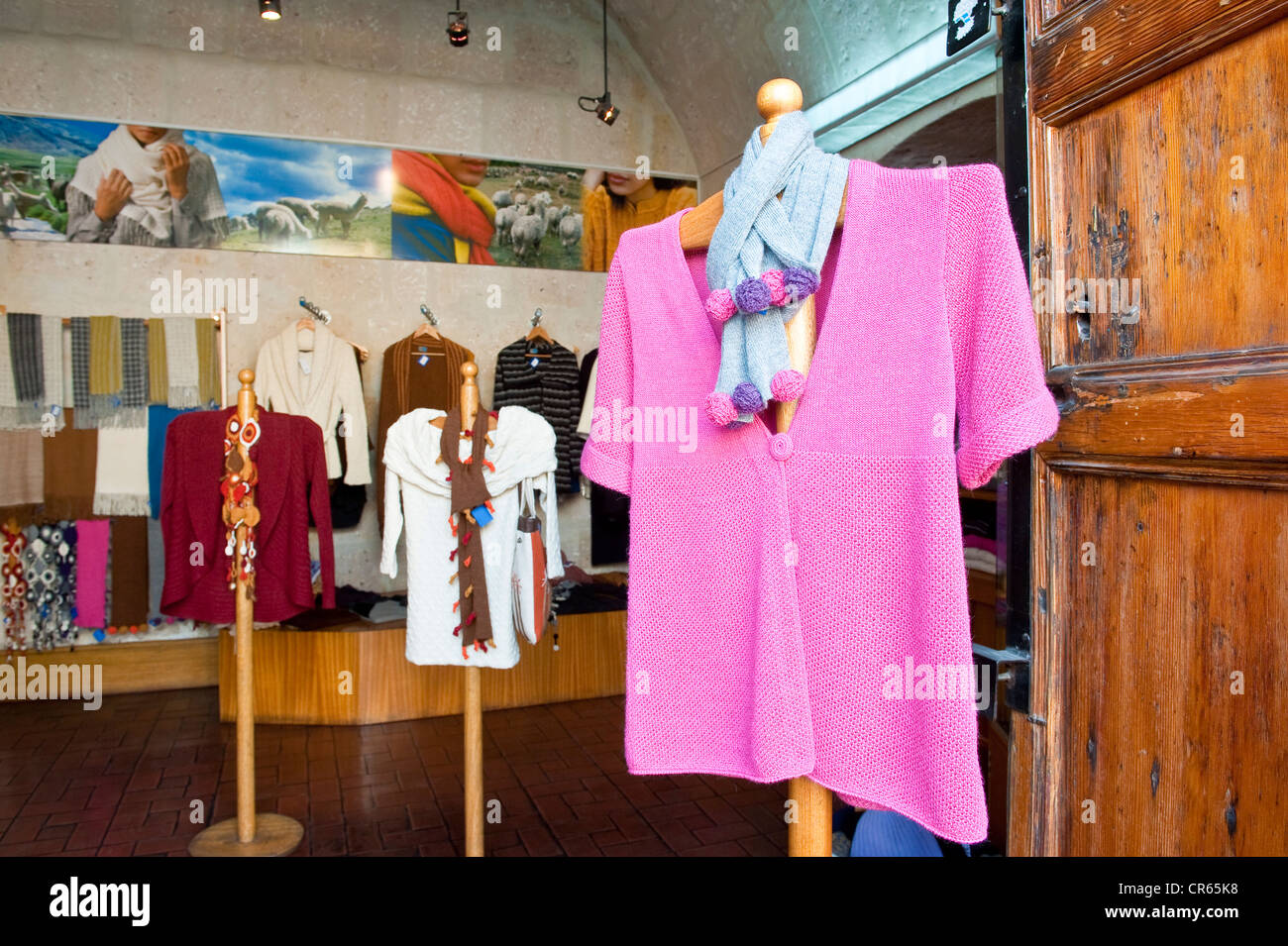 Perú, de la provincia de Arequipa, Arequipa, Alpaca Azul, tienda de