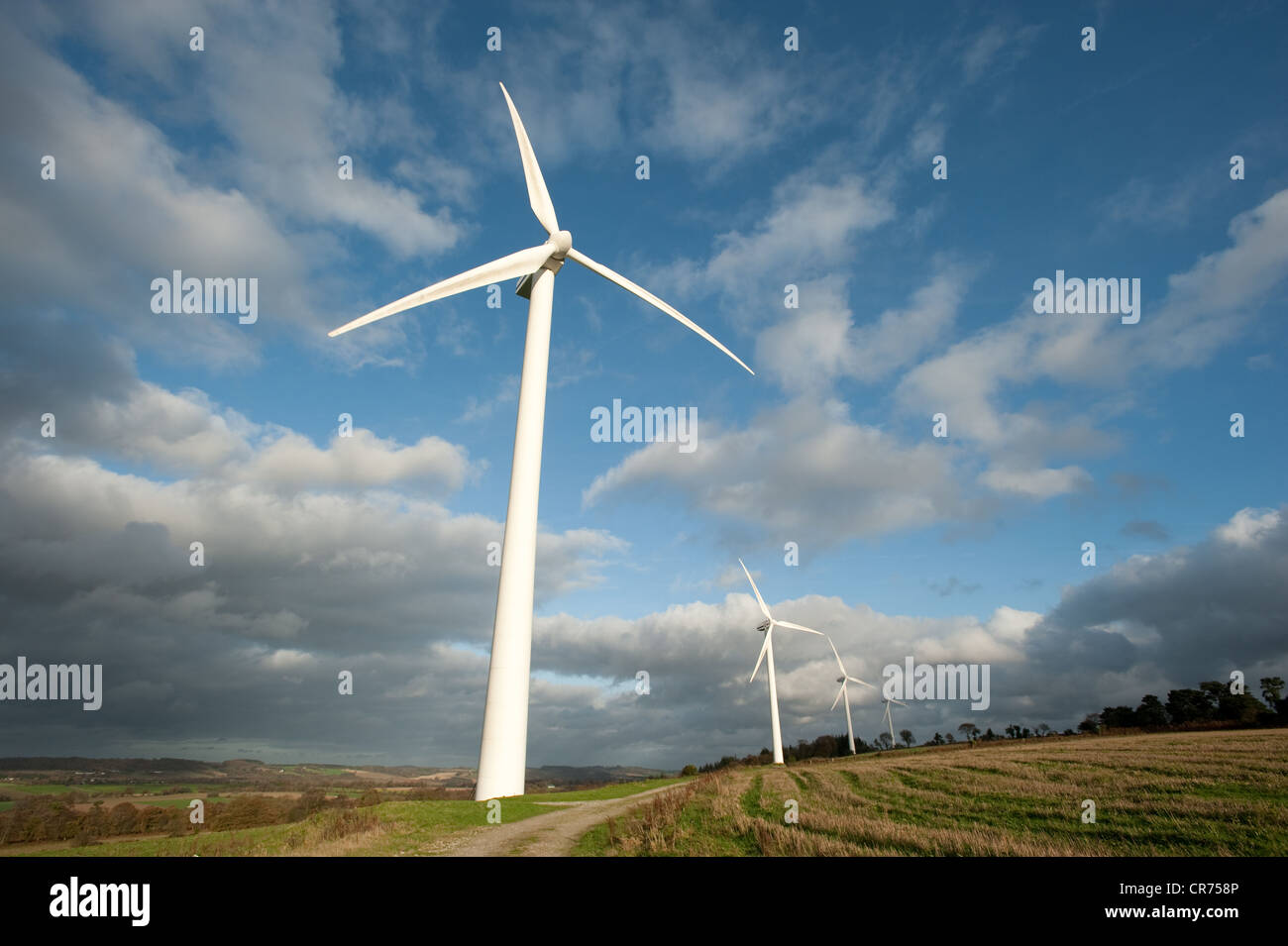Francia, Cotes d'Armor, Caurel, parque de energía eólica Foto de stock