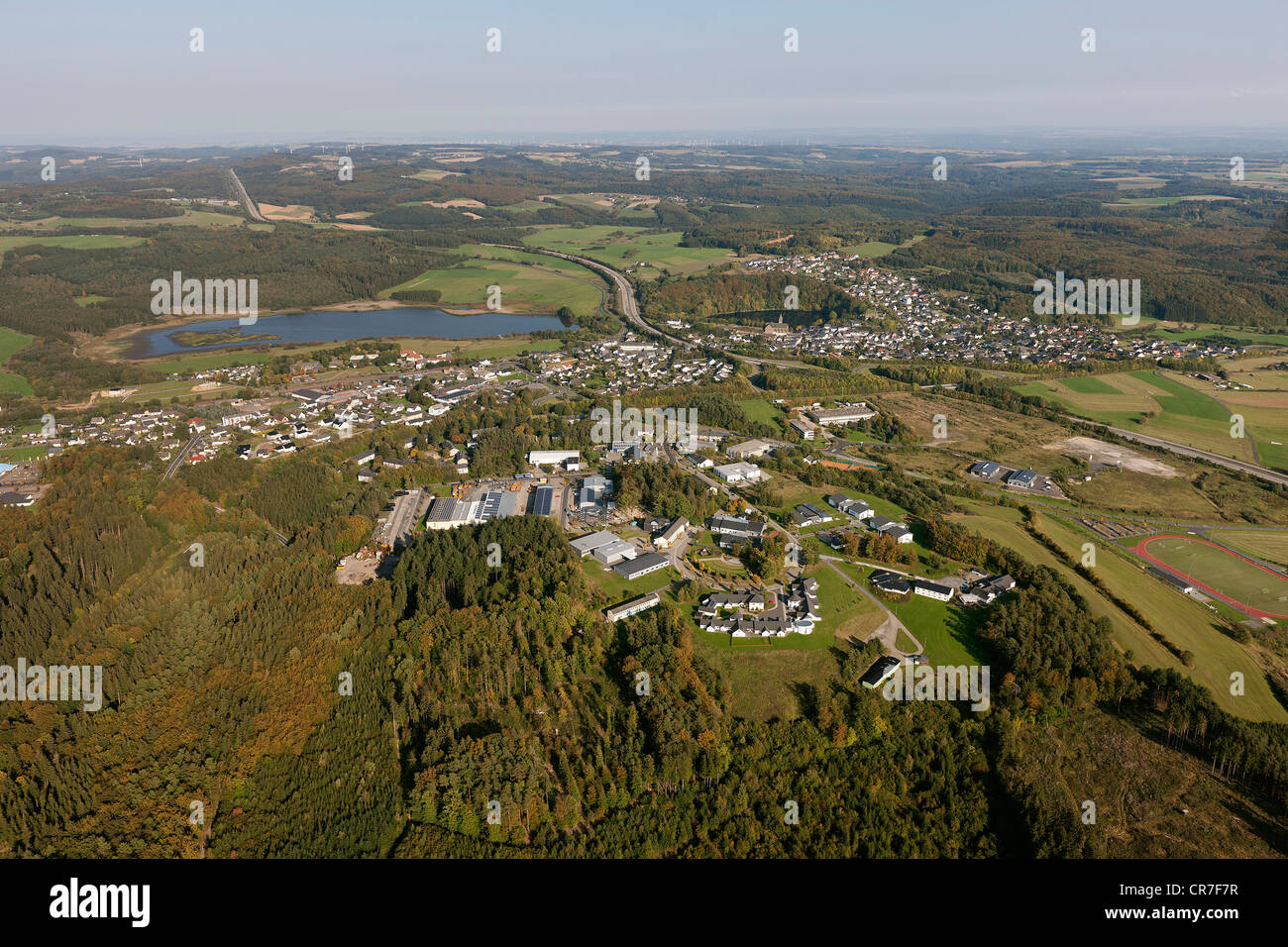 Vista aérea, Ulmener Meer, Cochem-Zell, cordillera de Eifel, Renania-Palatinado, Alemania, Europa Foto de stock