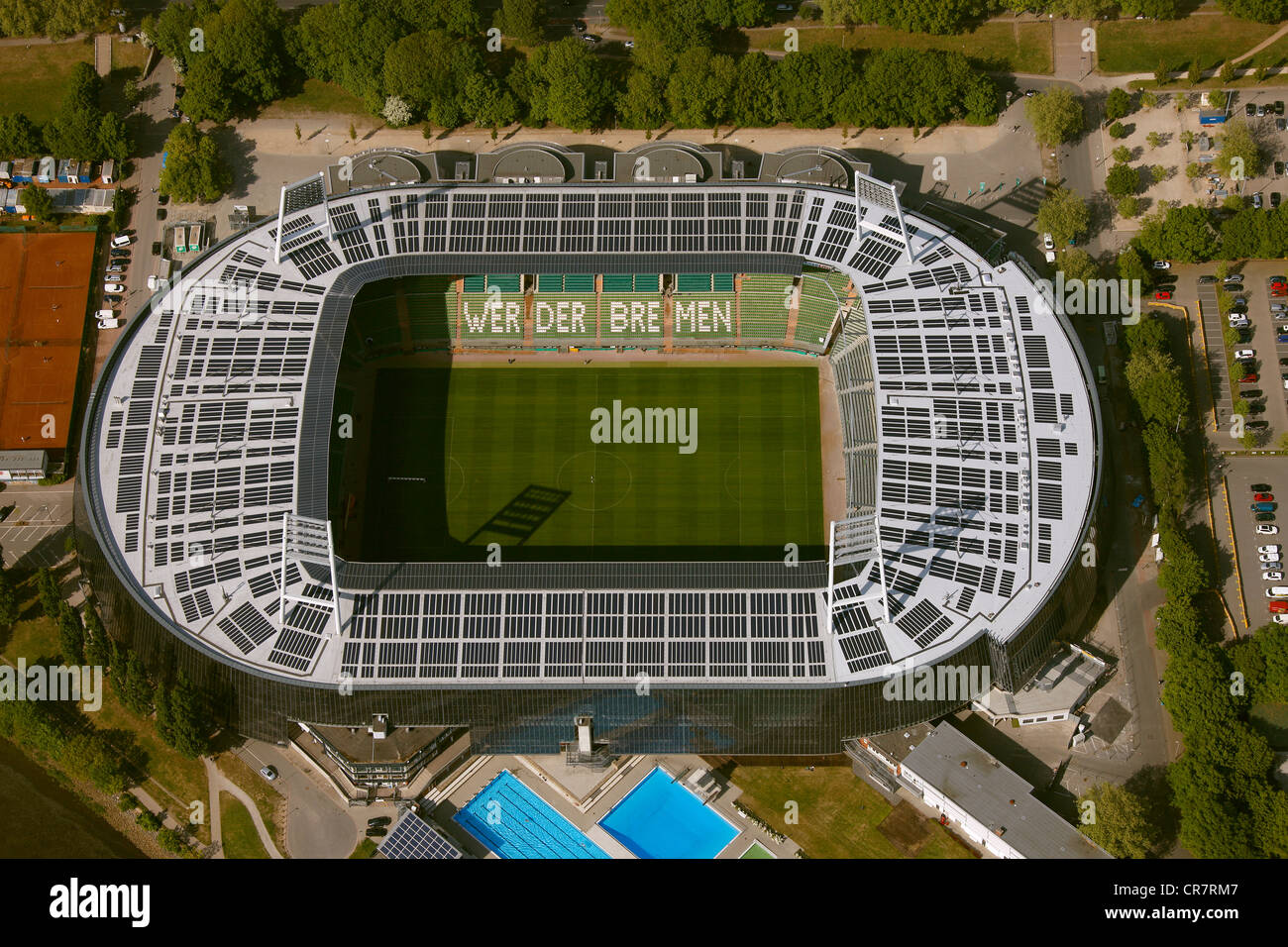 Vista aérea, estadio Weserstadion, con paneles solares en el techo, Bremen,  Alemania, Europa Fotografía de stock - Alamy