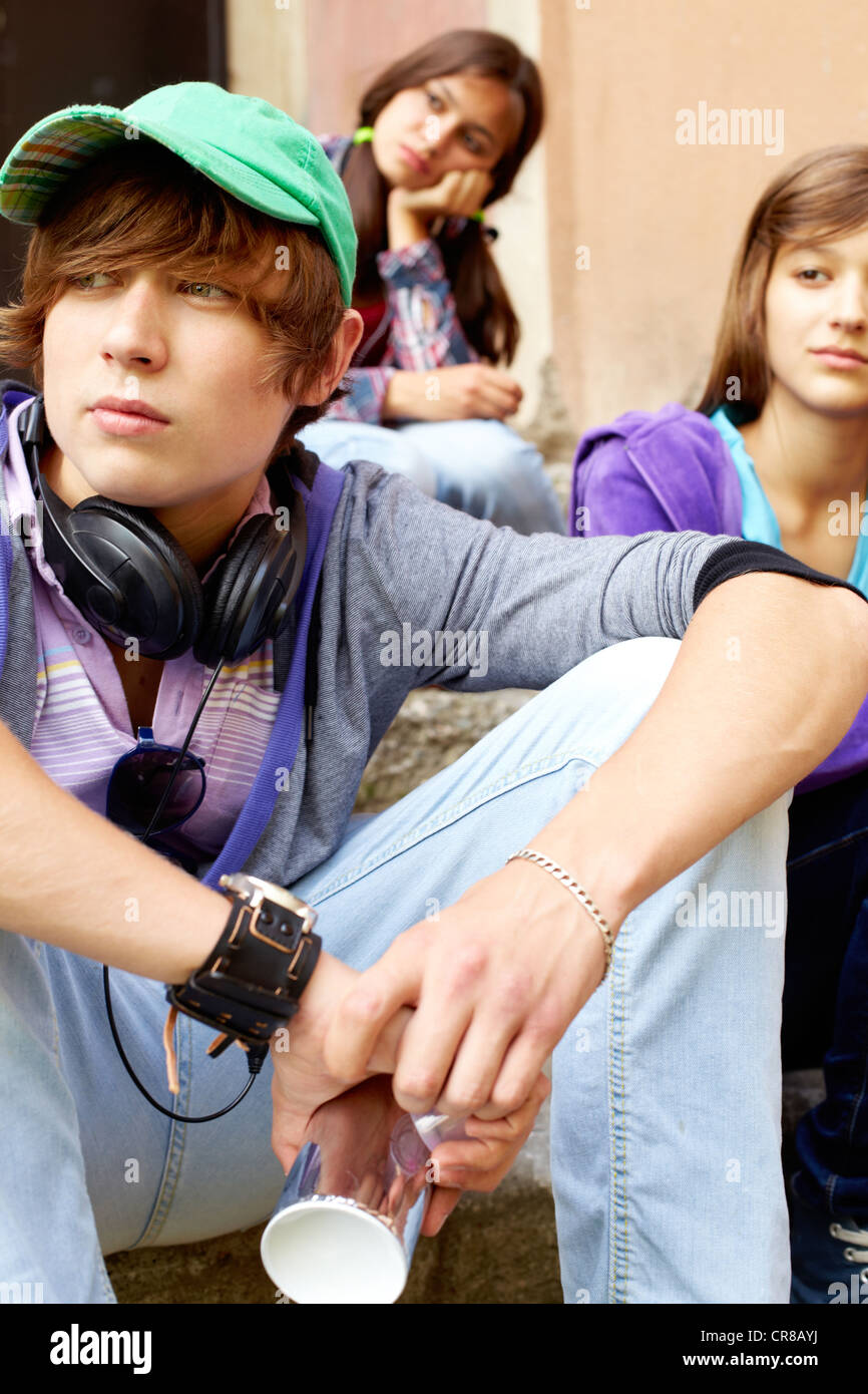 Ropa De Moda Para Adolescentes Fotos e Imágenes de stock - Alamy