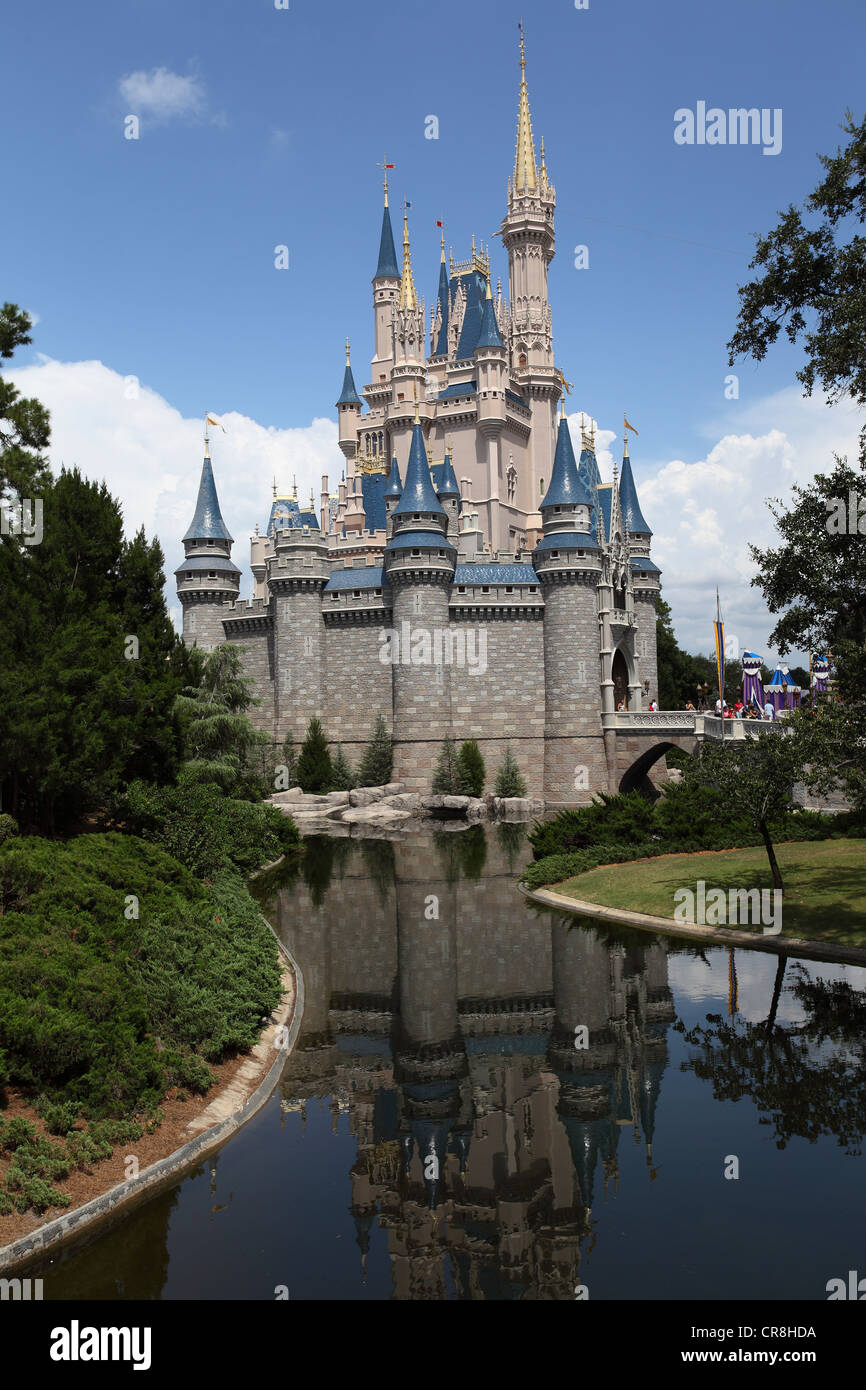 Mágico Del Castillo de Cenicienta en Magic Kingdom, Disney World, Orlando Foto de stock