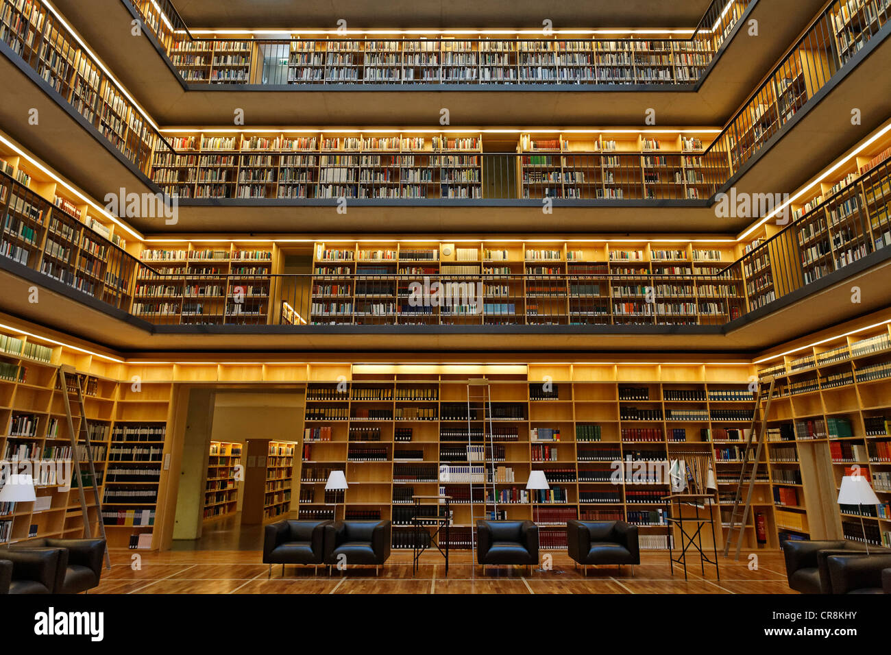 Estante Para Libros Público En Alemania Foto de archivo editorial - Imagen  de biblioteca, compartir: 77134763