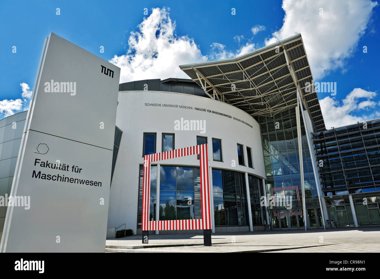 Universidad Técnica de Munich (TUM, Facultad de Ingeniería Mecánica, Eberhard von Kuenheim Edificio, Garching, cerca de Múnich Foto de stock