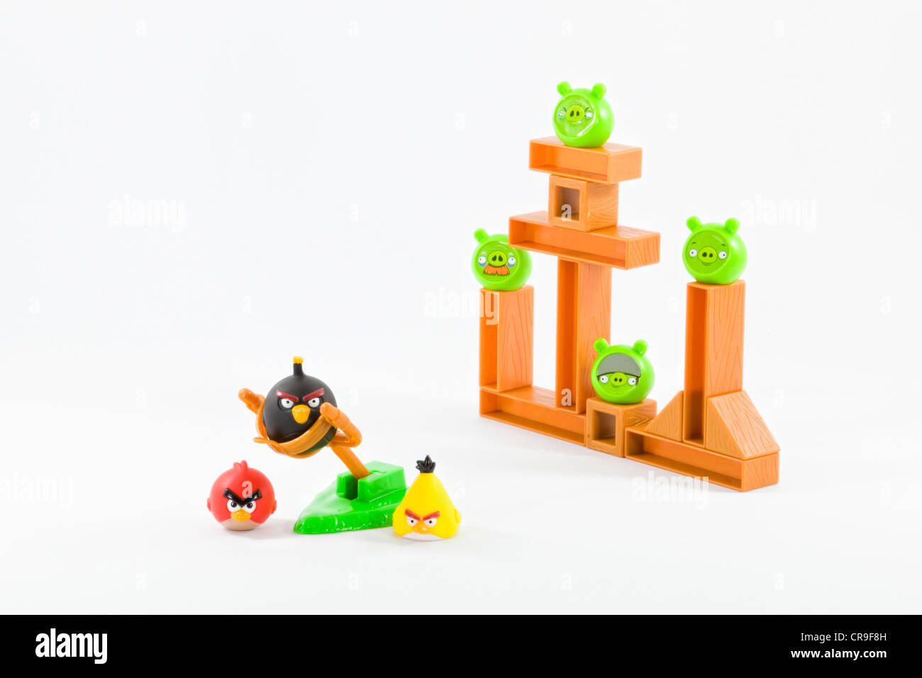 Angry Birds juego de mesa listo para arrancar en blanco Fotografía de stock  - Alamy