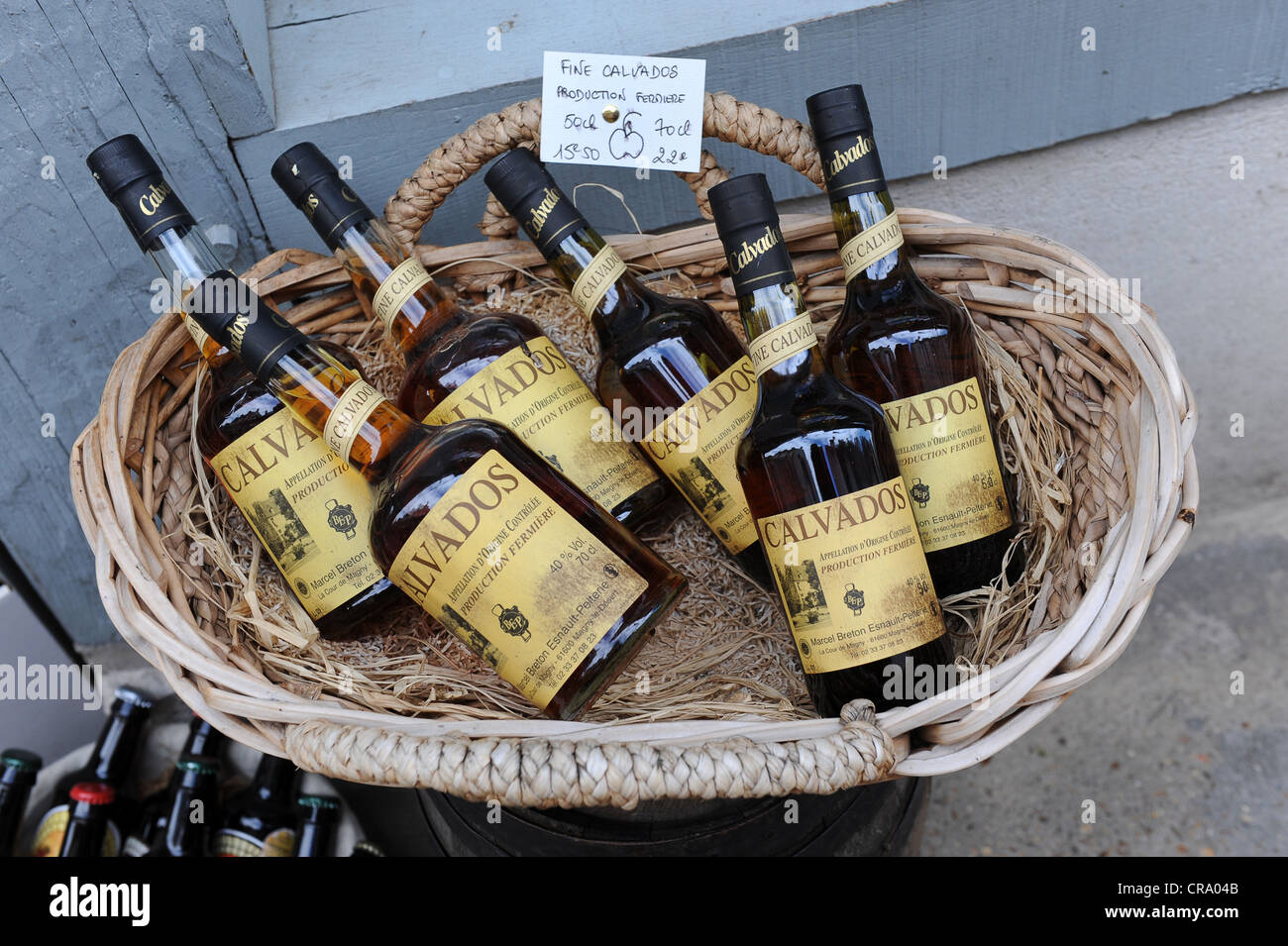 Calvados en venta en Normandía Francia Foto de stock