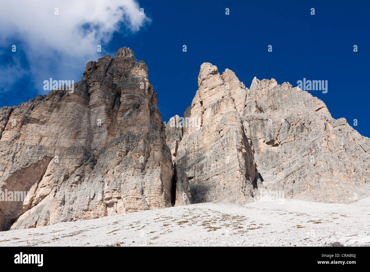 Tre cime di Lavaredo, Tres Picos, Alta Pusteria, los Dolomitas de Sesto, Italia, Europa Foto de stock