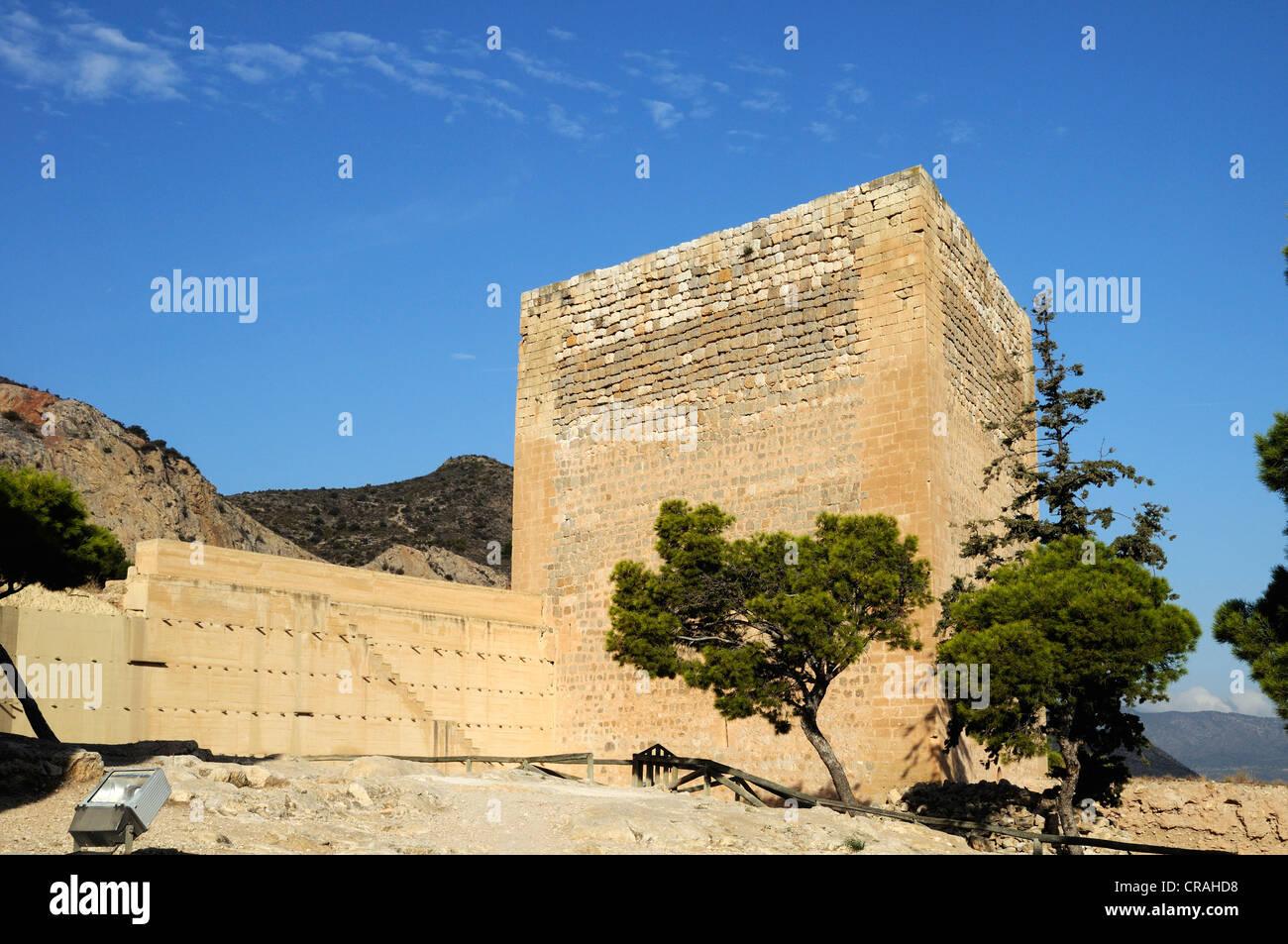 Las ruinas del castillo de La Mola, la fortaleza de la época musulmana, Novelda, Costa Blanca, España, Europa Foto de stock
