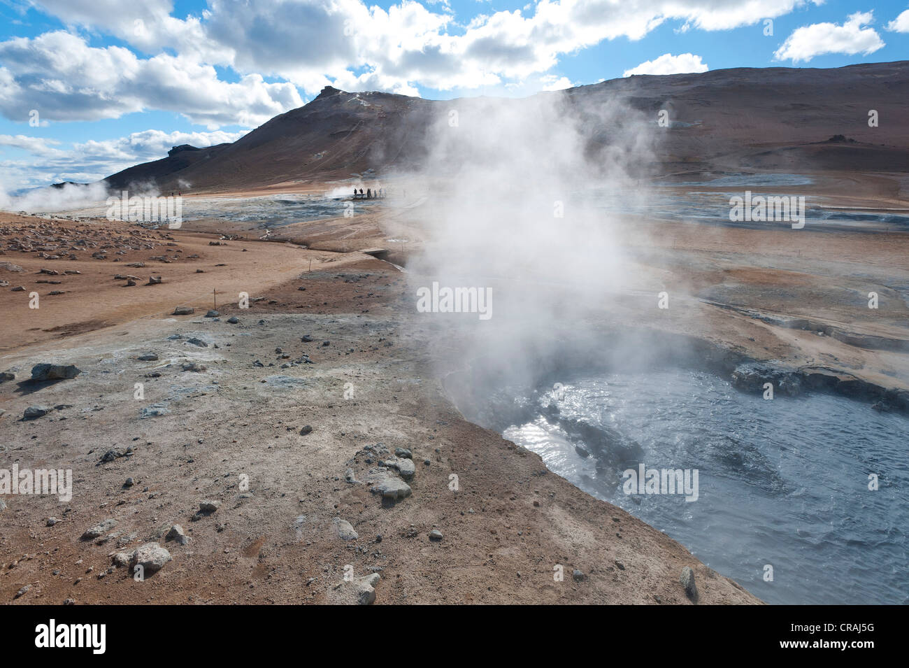 De vapor, zona de alta temperatura o Namskard Námaskarð, Námafjall, Myvatn, en el norte de Islandia, Europa Foto de stock