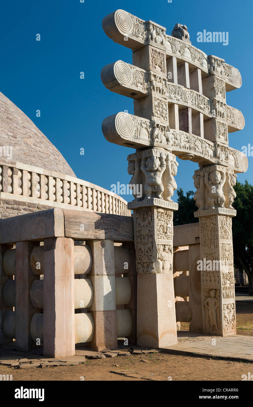 Las estupas de Sanchi, sitio del Patrimonio Mundial de la UNESCO, construido por el rey Ashoka, de la dinastía de Mauryan, Vidisha Sanchi, en Madhya Pradesh Foto de stock