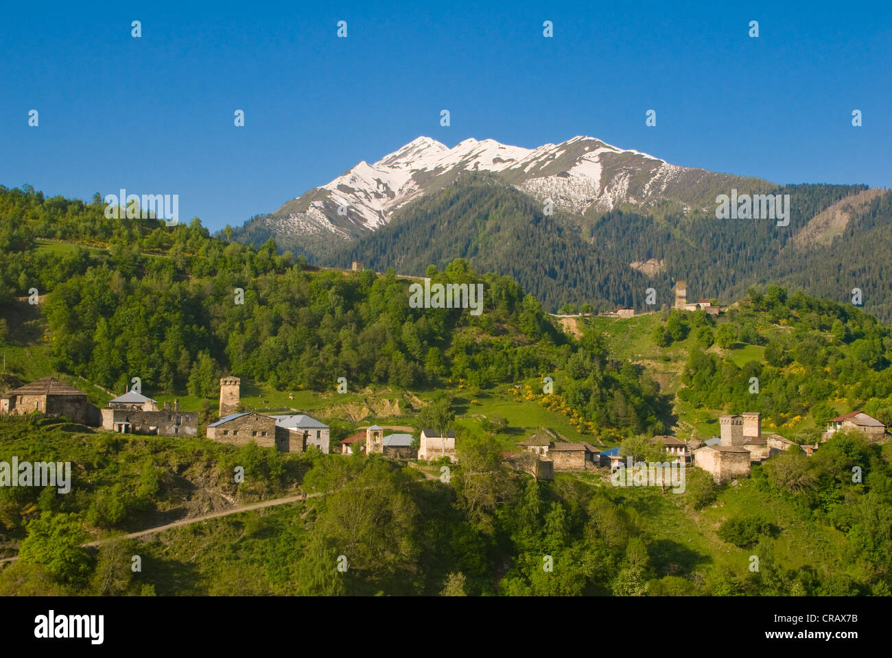 Paisaje de montaña, provincia de Svaneti, Georgia, la región del Cáucaso, Oriente Medio Foto de stock