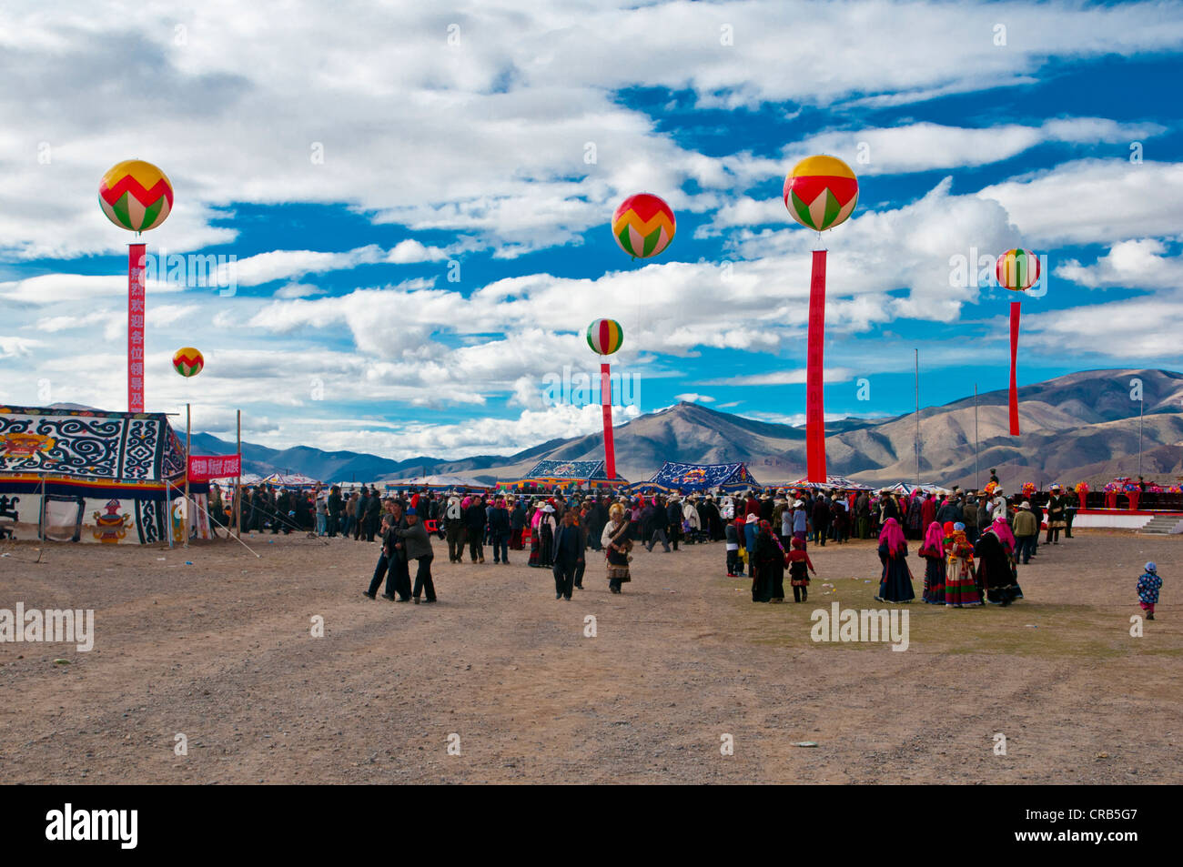 Fiesta tradicional de las tribus en Gerze, oeste del Tíbet, Asia Foto de stock