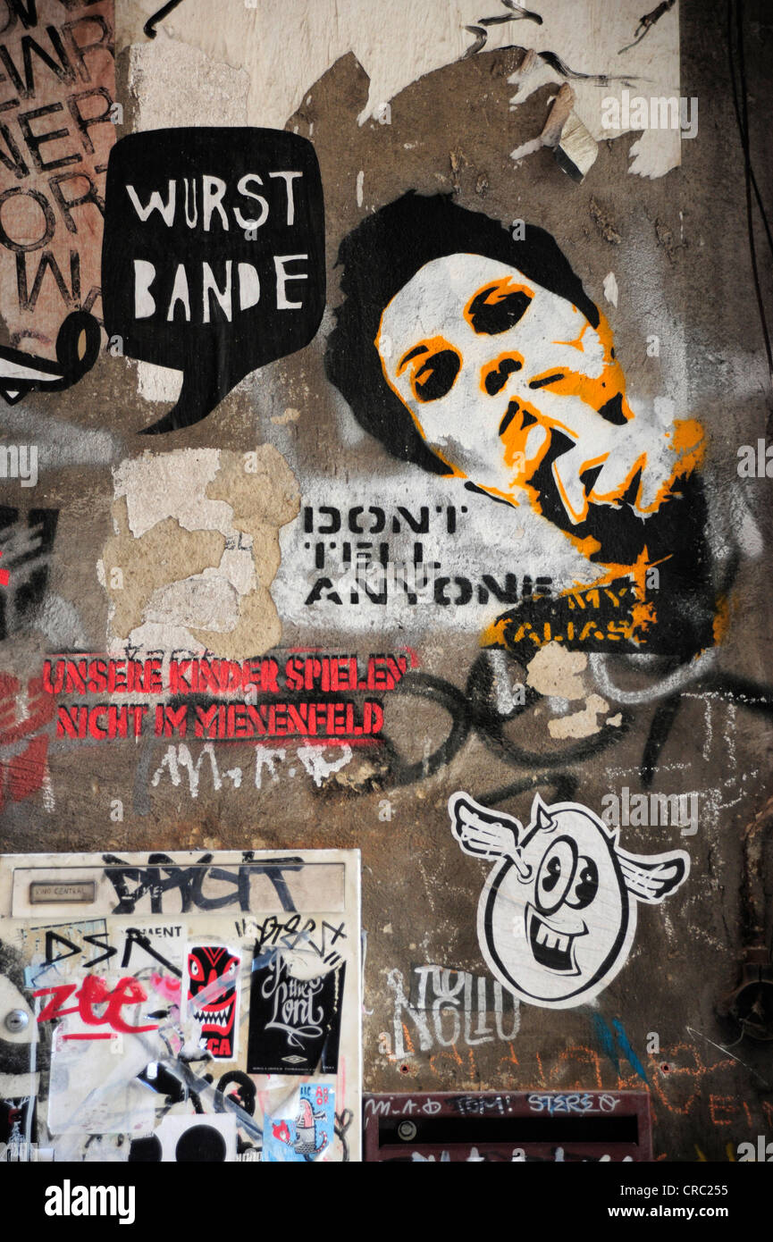 Graffiti, Street art, el patio, la Casa de Schwarzenberg, Rosenthaler Strasse, Berlin Mitte, Alemania, Europa Foto de stock