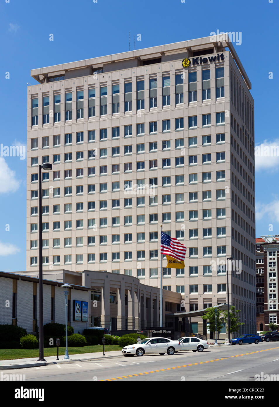 Edificio que alberga la sede de Berkshire Hathaway, encabezada por el multi-billonario Warren Buffet, Farnam St, Omaha, Nebraska, EE.UU. Foto de stock