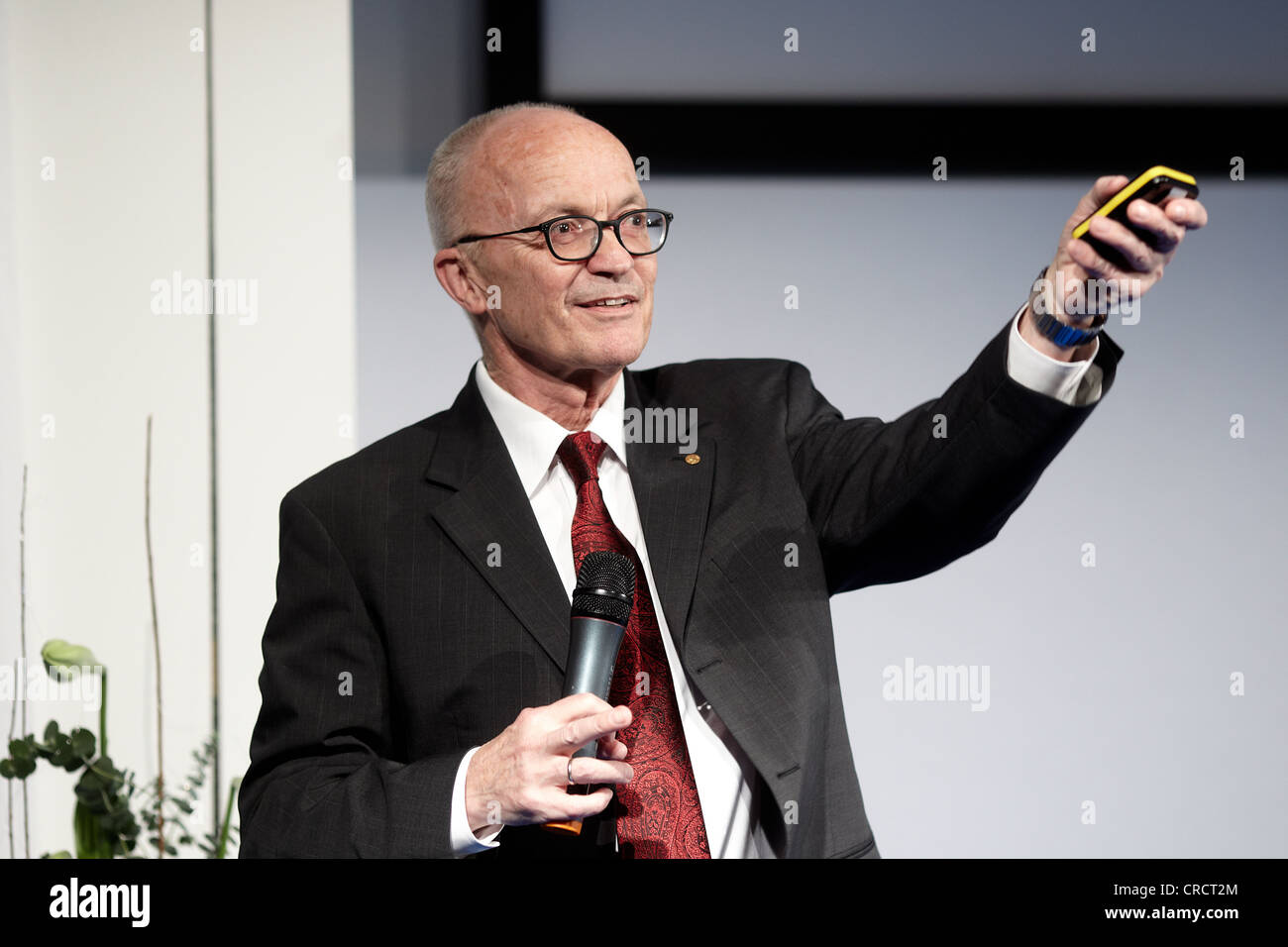 Finn E. Kydland, Premio Nobel en economía, hablando en el Campus de finanzas en la Graduate School of Management Foto de stock