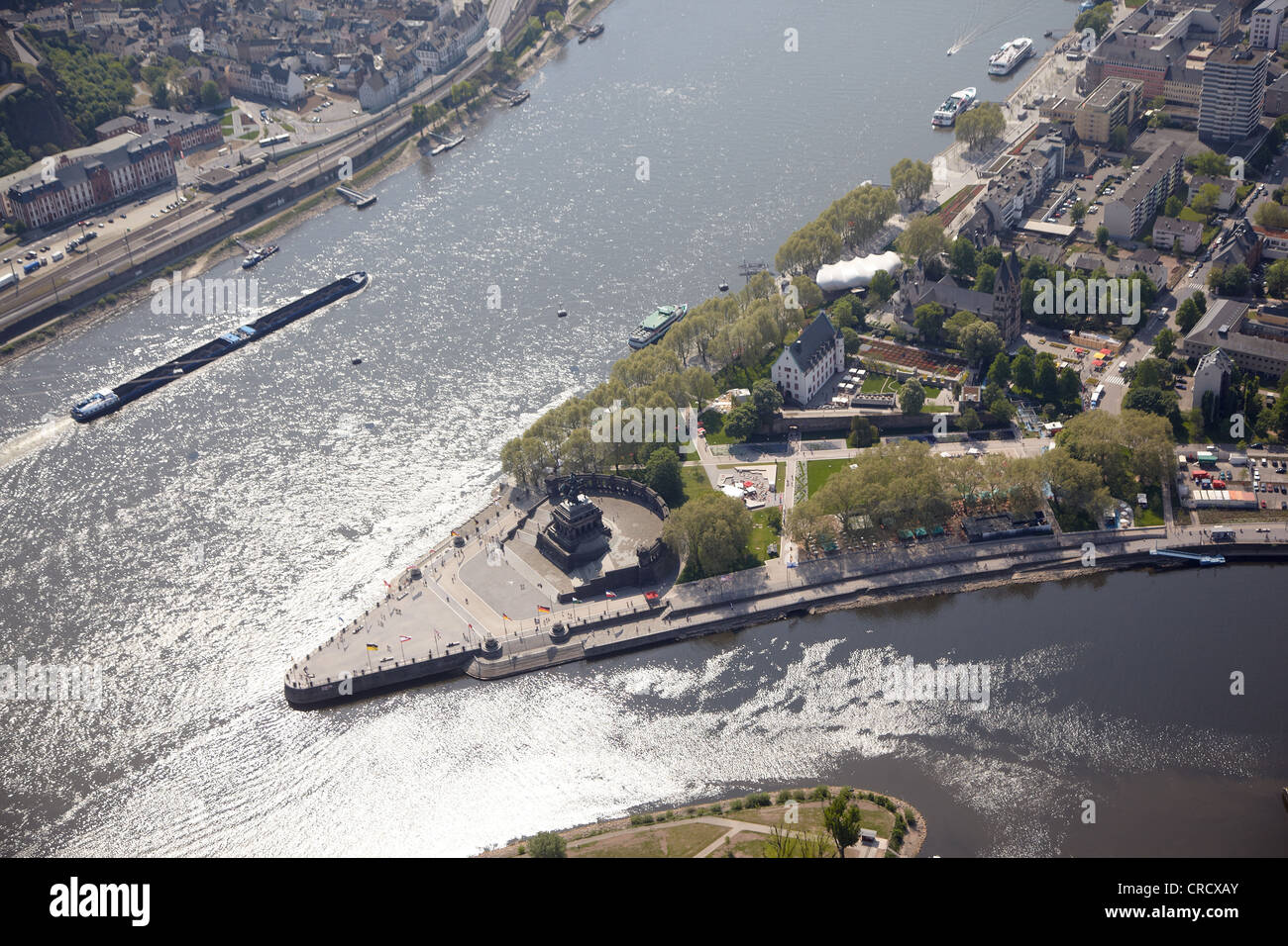 Vista aérea de la Deutsches Eck, cabecera, la confluencia de los ríos Rin y Moselle, Koblenz, Renania-Palatinado, Alemania, Europa Foto de stock