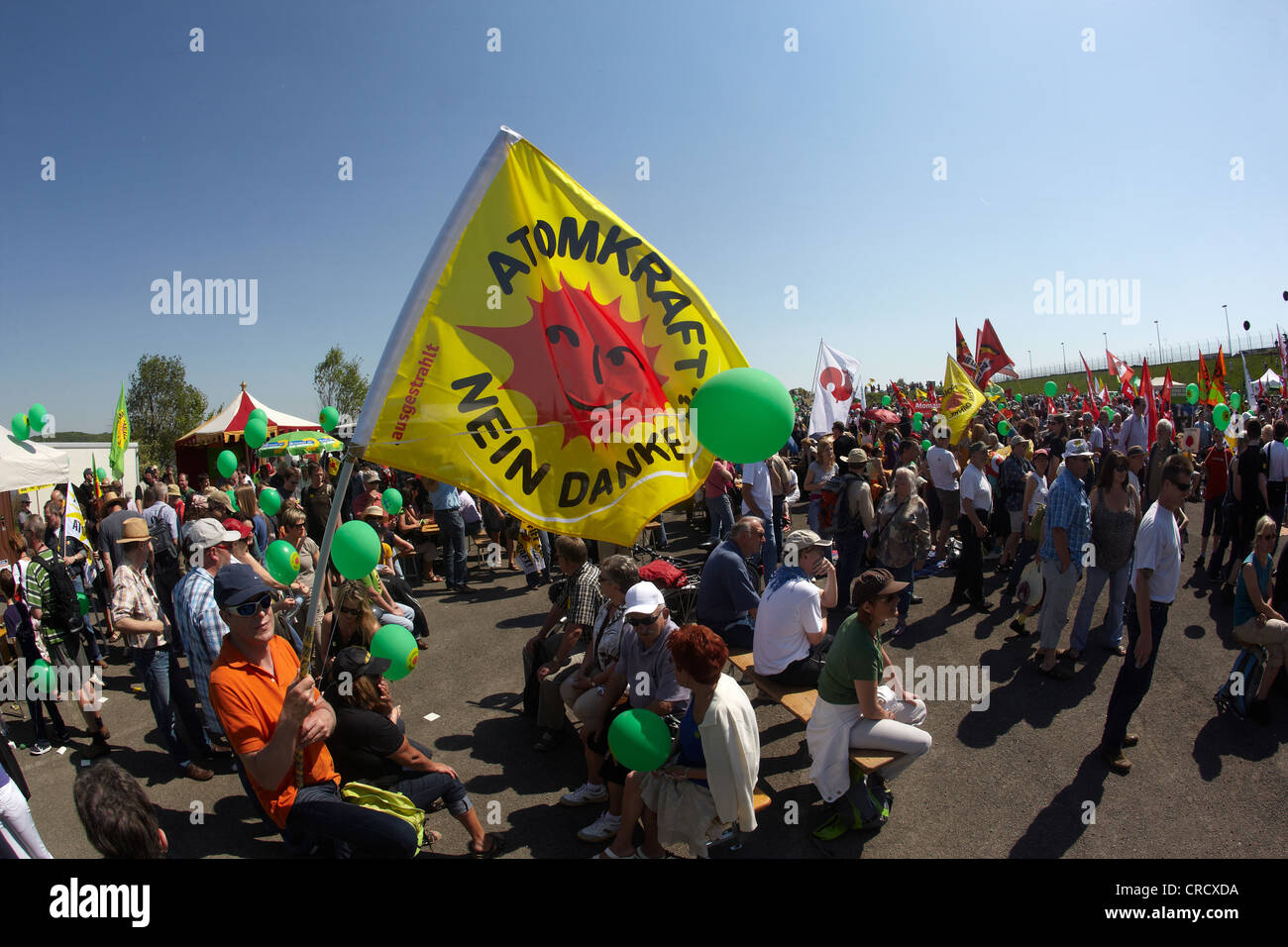 Protesta frente a la planta de energía nuclear de Cattenom francesa, la región de Lorena, Francia, Europa Foto de stock
