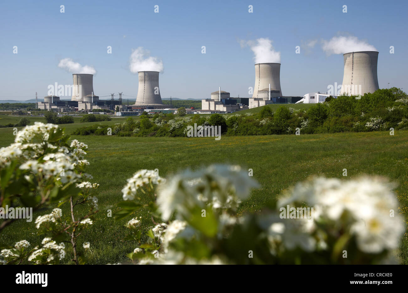 La planta de energía nuclear de Cattenom, una planta de energía nuclear de Francia, la región de Lorena, Francia, Europa Foto de stock