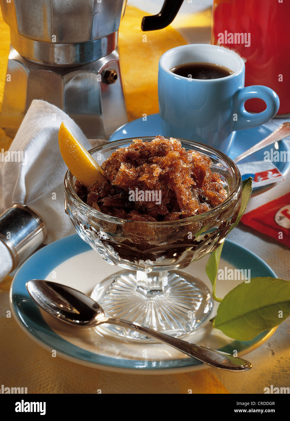 Sabor tradicional do café granita siciliano com brioche close up