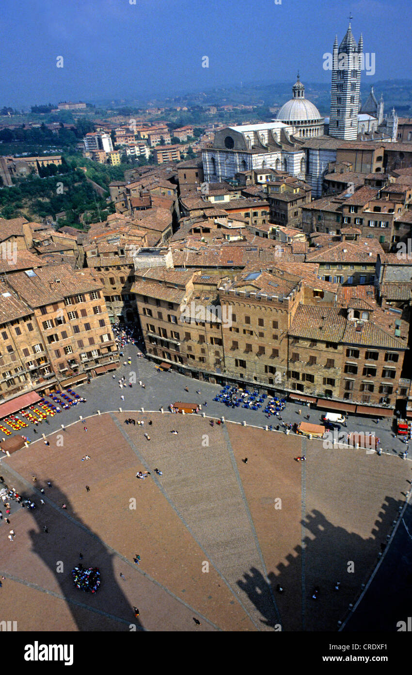 Piazza del Campo en Siena, Italia Foto de stock
