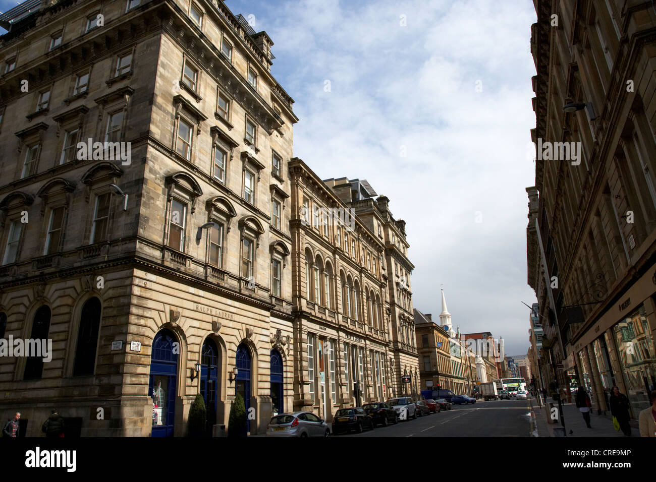 Ingram calle calle de tiendas de lujo en Merchant City Glasgow Scotland Reino Unido Foto de stock
