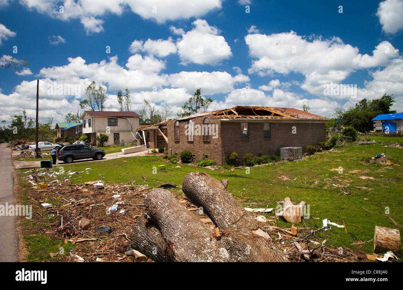 PLEASANT Grove, Alabama, Estados Unidos. Tornados destrozó esta pequeña ciudad fuera de Birmingham, AL aplastamiento casi cada edificio un Foto de stock