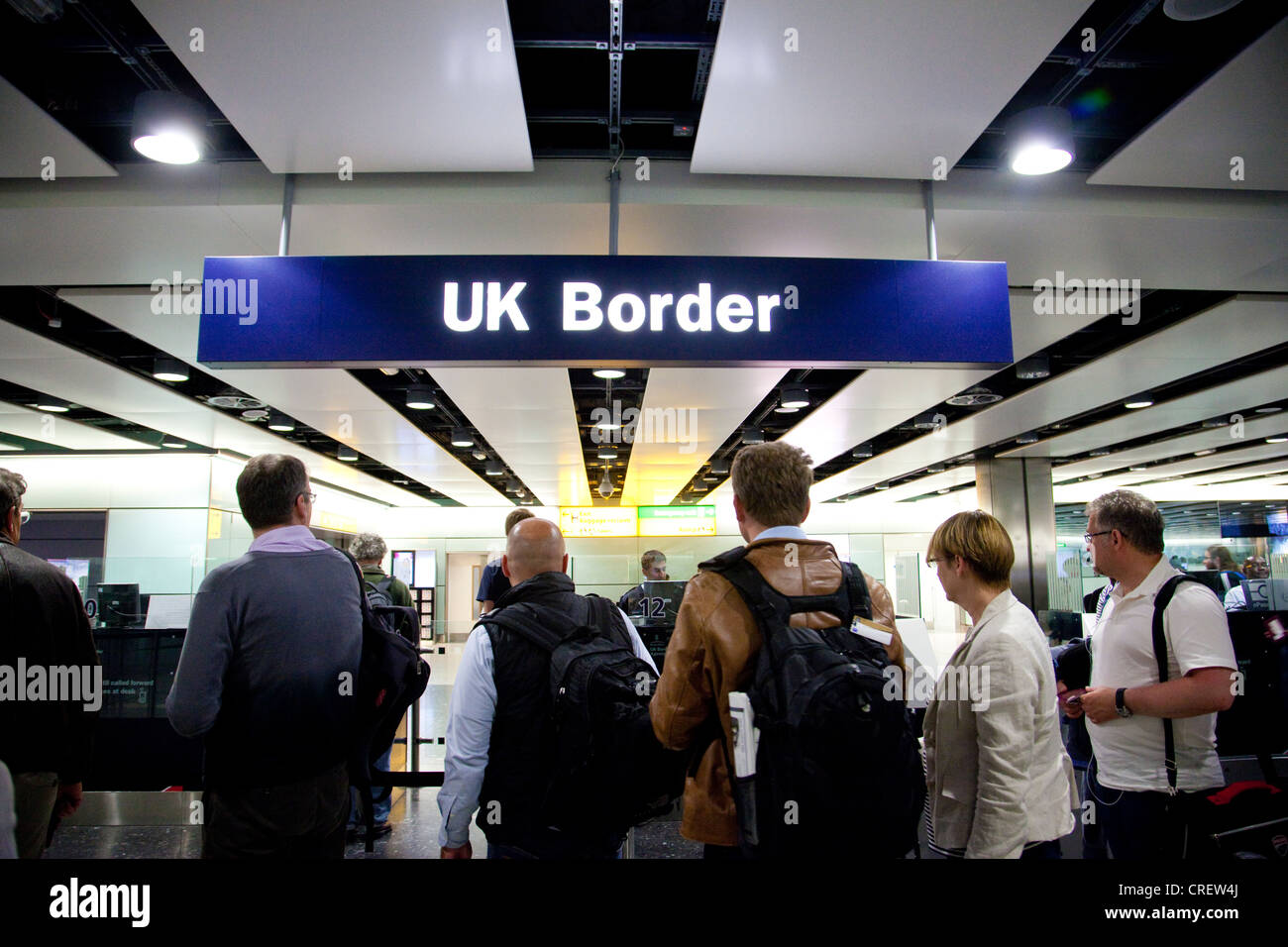 UK Border Control de Pasaportes, la Terminal 3 del aeropuerto de Heathrow, Inglaterra, Reino Unido, UK Foto de stock