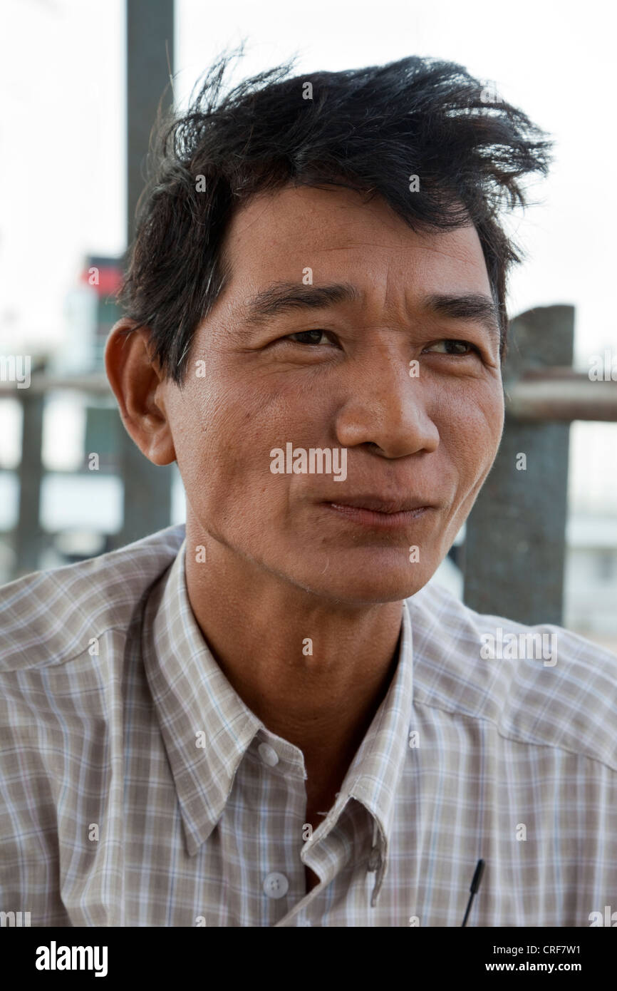 Yangon, Myanmar, Birmania. Birmanos Man. Foto de stock