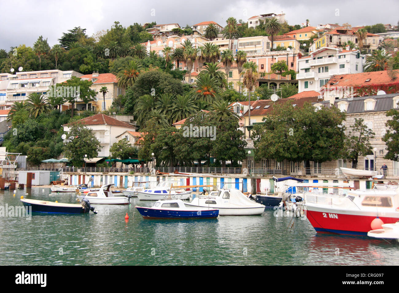 Barcos en el puerto, Herceg Novi, Montenegro Foto de stock