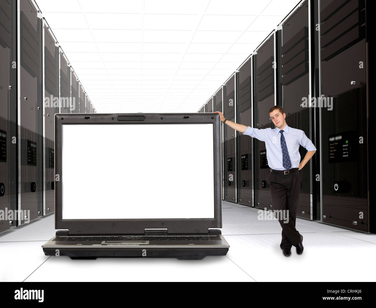 Los servidores empresariales perspectiva decreciente y su manager con su ordenador portátil en la parte delantera Fotografía de stock - Alamy