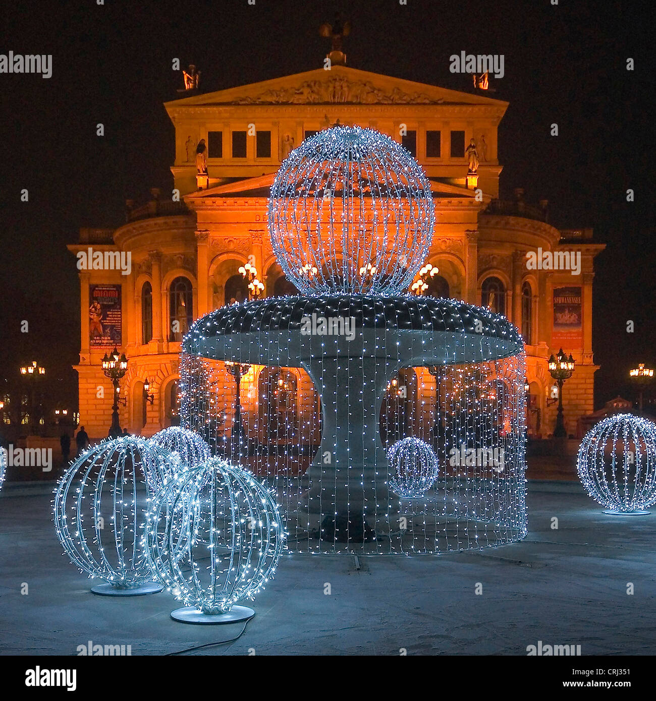 La vieja ópera, Alte Oper en la noche, Alemania, Hesse, Frankfurt am Main Foto de stock