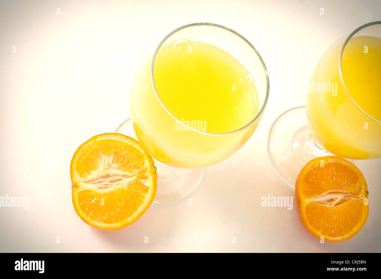 Ácido ascórbico Resfriado común beber ácido fólico saludable bebida saludable beber jugo de naranja el escorbuto potasio Vitamina C Foto de stock