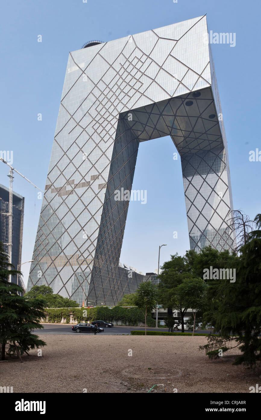Rem Koolhaas' edificio CCTV en Pekín Fotografía de stock - Alamy
